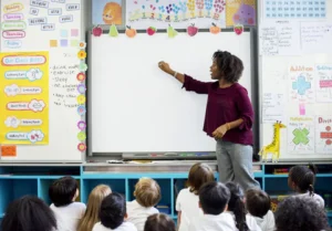 teacher teaching for students 